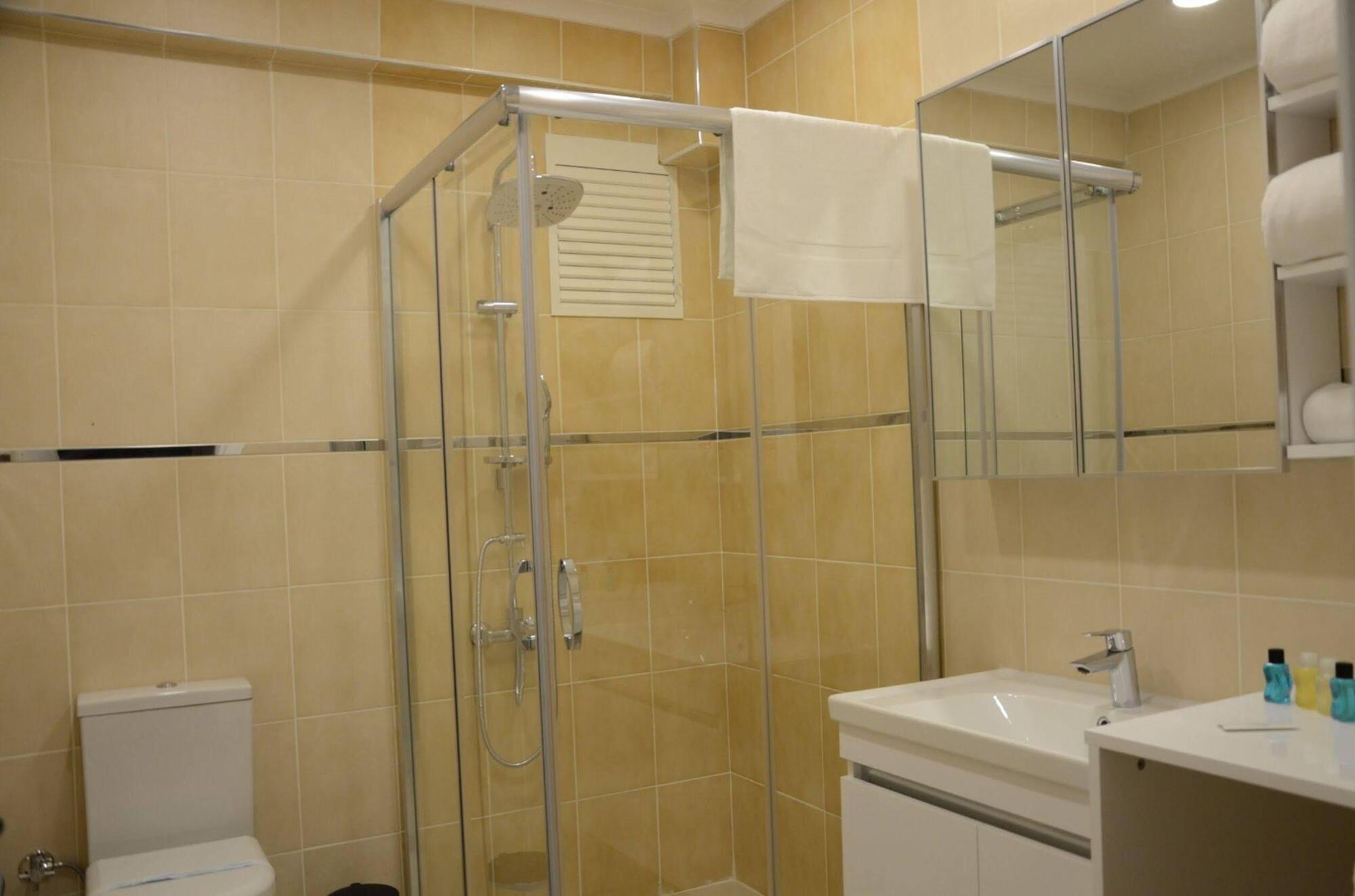 On4 Rooms & Suites Истанбул Екстериор снимка